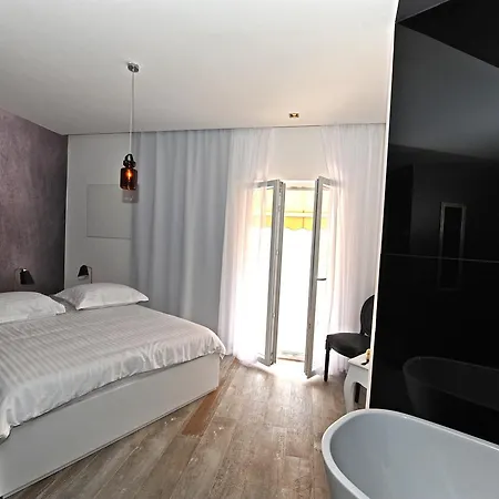 Tinel Premium Edition Bed & Breakfast 4*